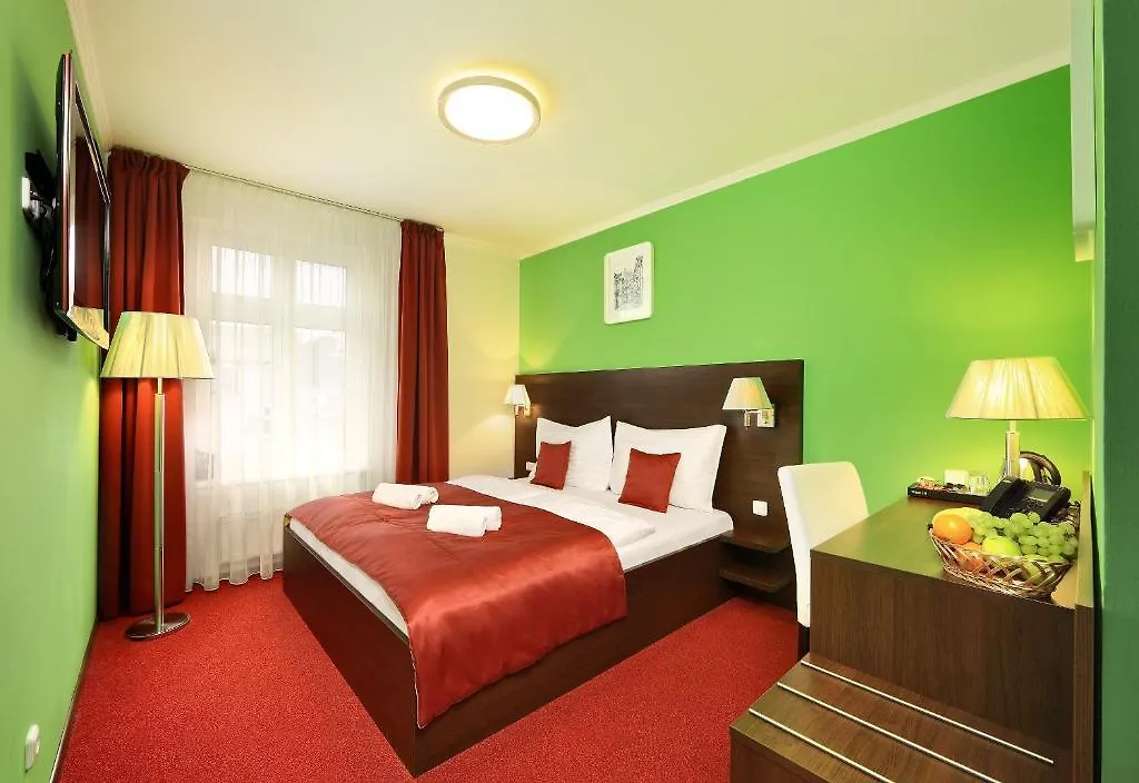 Martin Hotel Prague 4*,