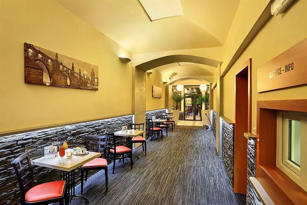 Martin Hotel Prague 4*,