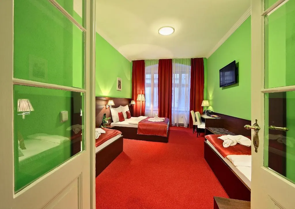 Martin Hotel Prague 4*,